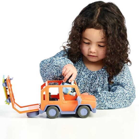 New Bluey Family Cruiser Car Vehicle Blue Dog Family Caravan Toy Set with 2 Surf - Picture 5 of 16